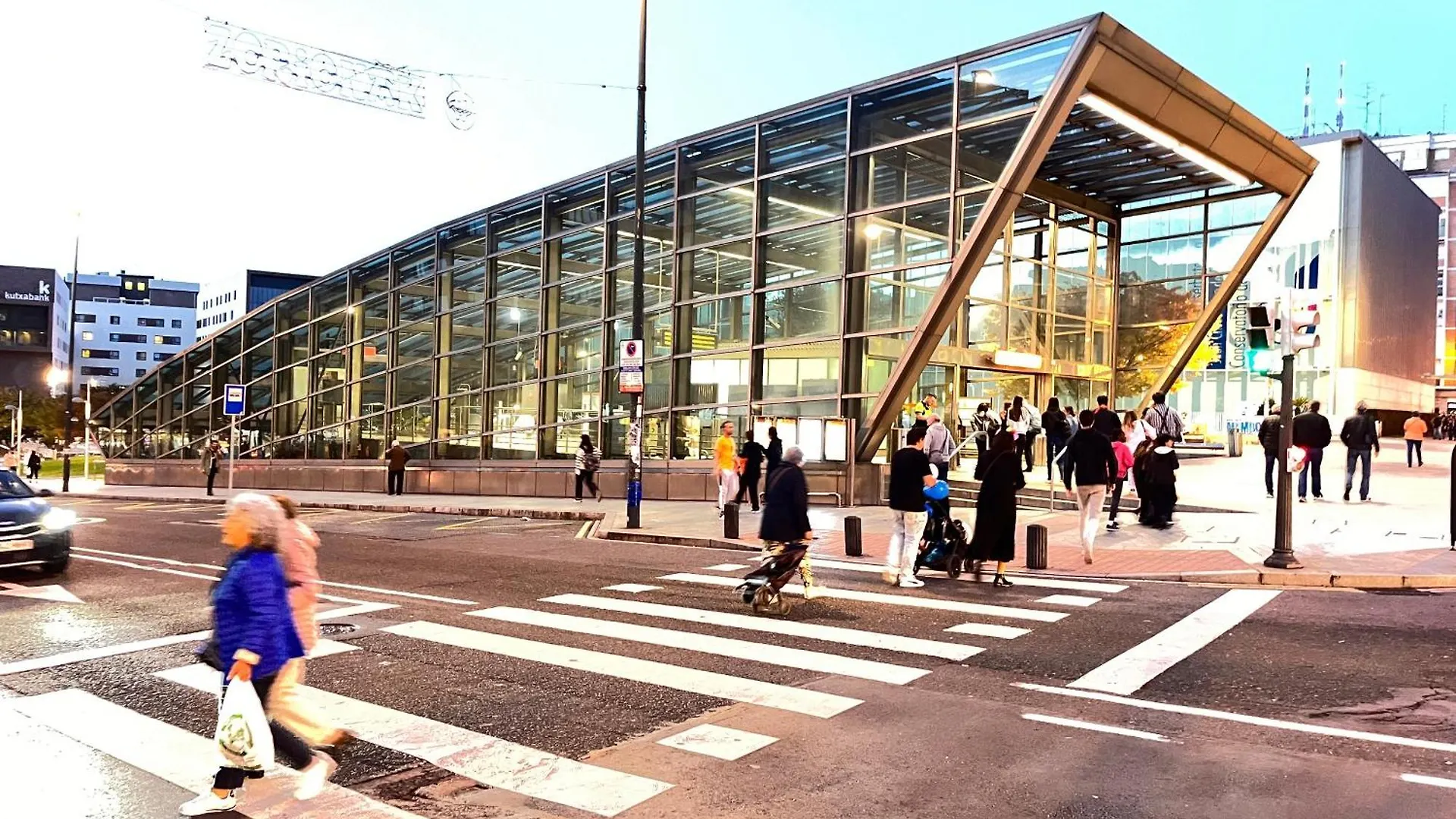 Small Lux Beachcity Close To Metro 0*, Bilbao Spagna